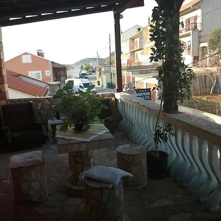 Nanut Apartament *