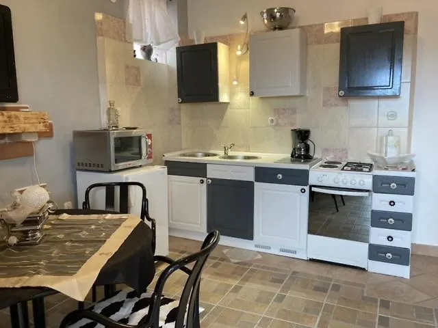 Nanut * Σίμπενικ